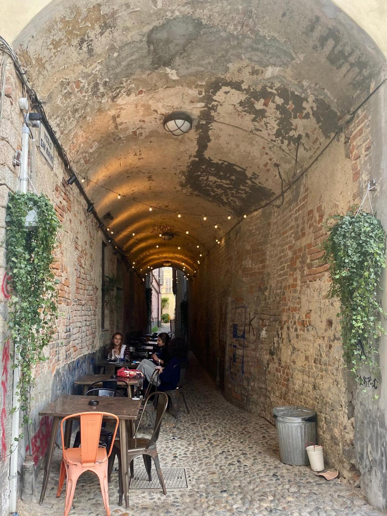 Wanderlust Splendido Appartamento In Centro Павия Екстериор снимка